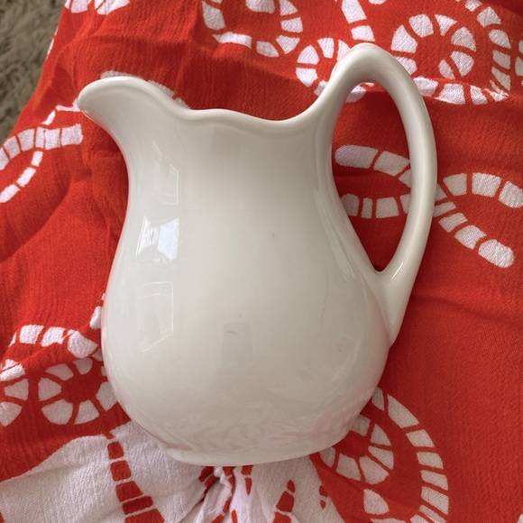 Vintage White creamer/jug. Made by Jackson China, Falls Creek,PA. In great shape - Picture 1 of 10